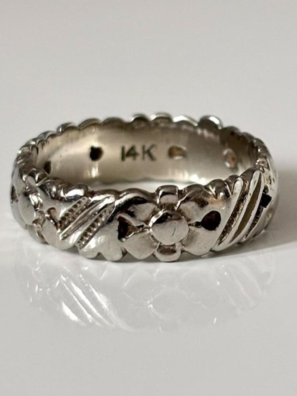 Vintage Solid 14K White Gold Etched Floral Ring - Engraved Jewelry